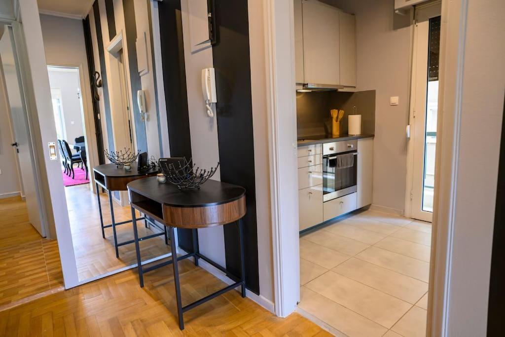 Seaview Orchid 2 Bed Elegance Apartment เอเธนส์ ภายนอก รูปภาพ